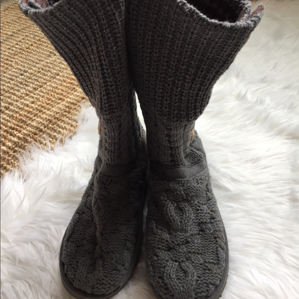 Ugg - Picture 5 of 6